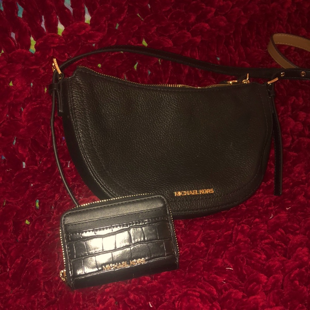 Michael kors purse and wallet set